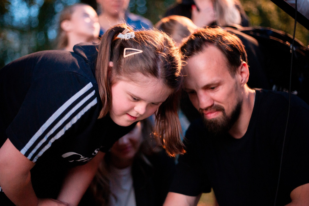 2 (374)_resized.jpg