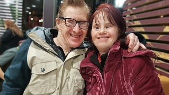 «Муж — мой лучший друг»: супруги с синдромом Дауна прожили вместе 25 лет