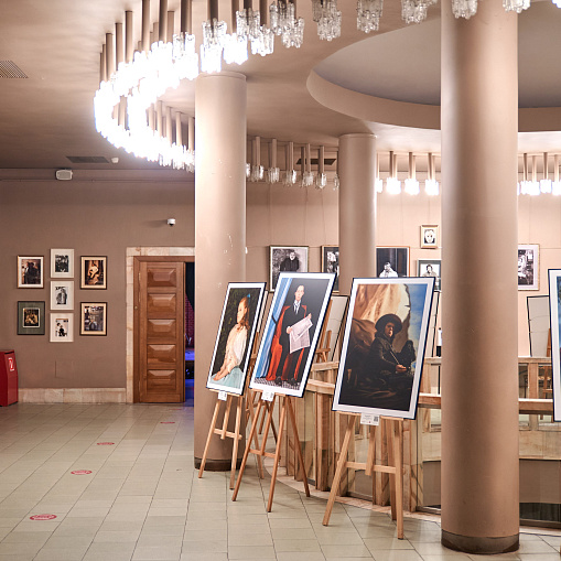Премия через объектив фотоаппарата