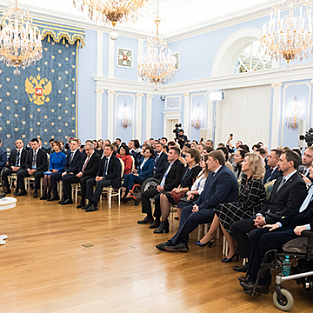 Минтруд подумает о выплате пособий работающим родителям детей-инвалидов