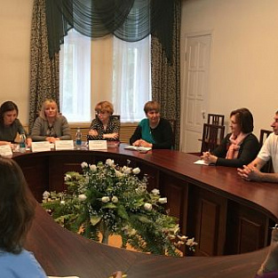 В Барнауле прошел круглый стол с представителями опеки и нотариальной палаты