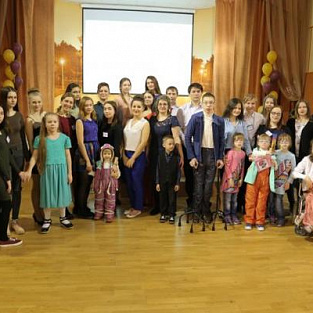 Студенты-модельеры в Новосибирске создали одежду для детей с инвалидностью
