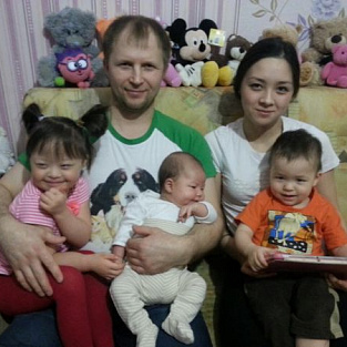 Даунсайд Ап поздравляет всех мужчин с праздником!