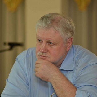 Политик Сергей Миронов пообещал защитить детей с синдромом Дауна